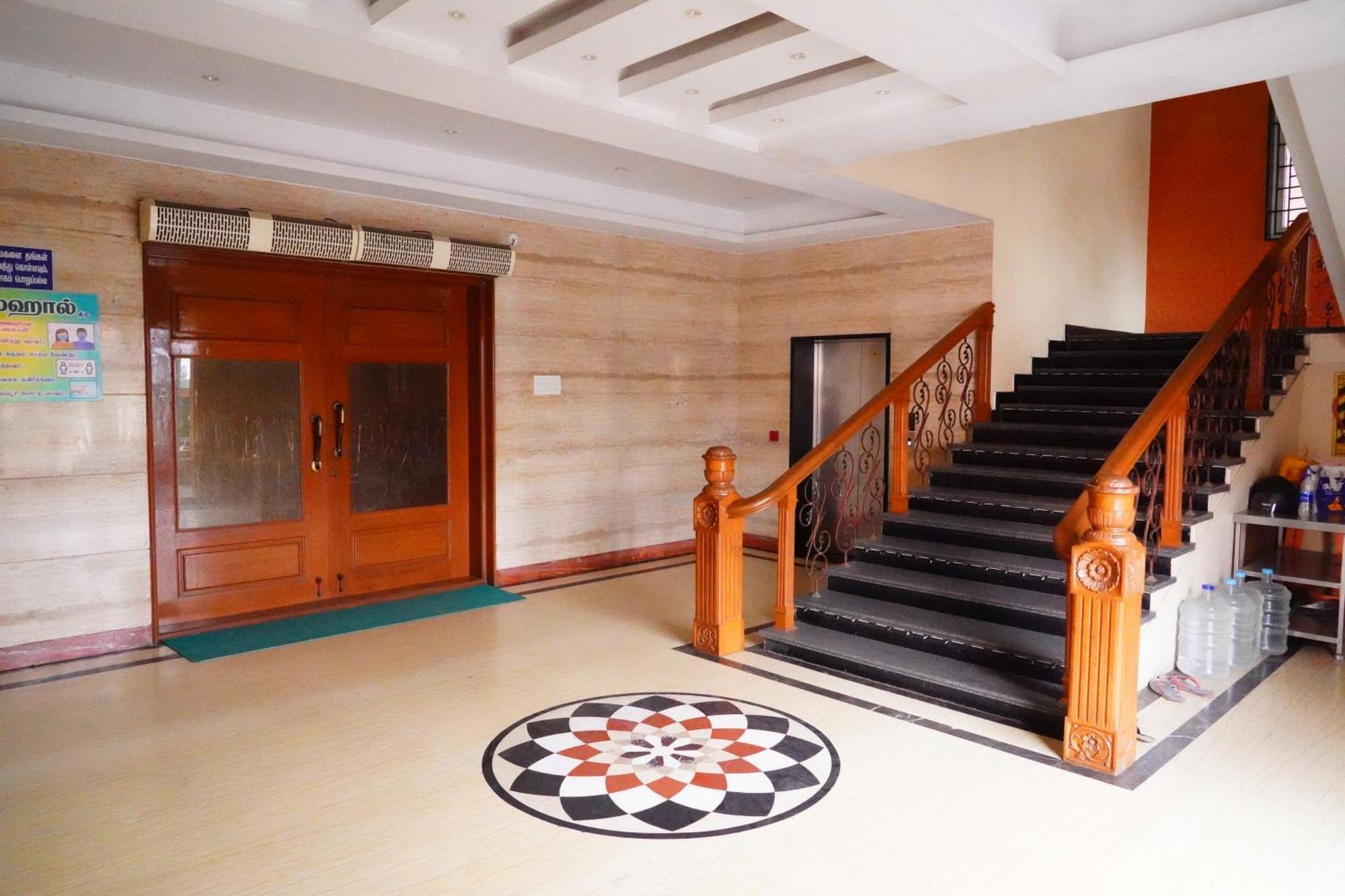 Готель Vinayagam Residency Arcot Екстер'єр фото
