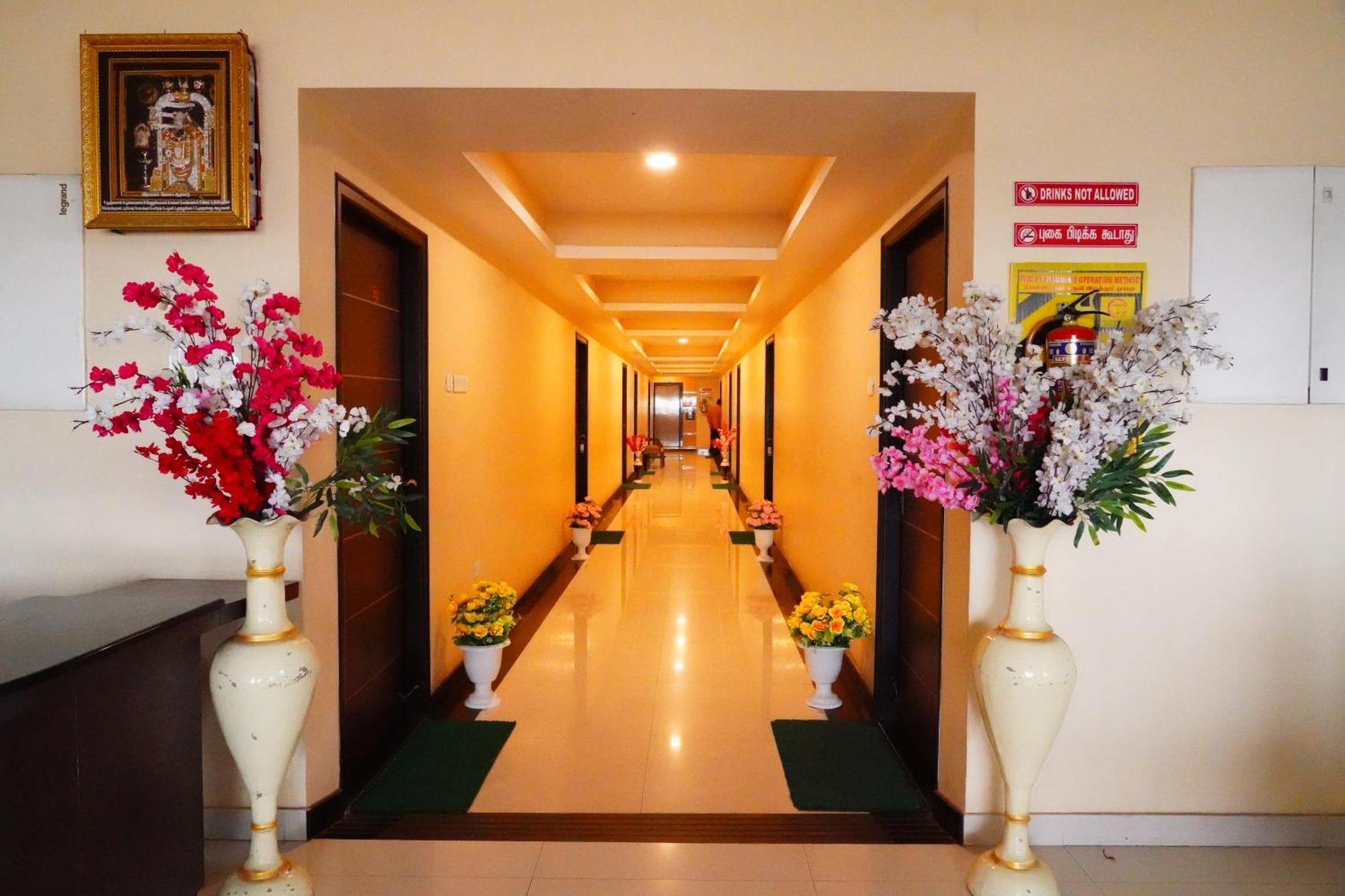 Готель Vinayagam Residency Arcot Екстер'єр фото