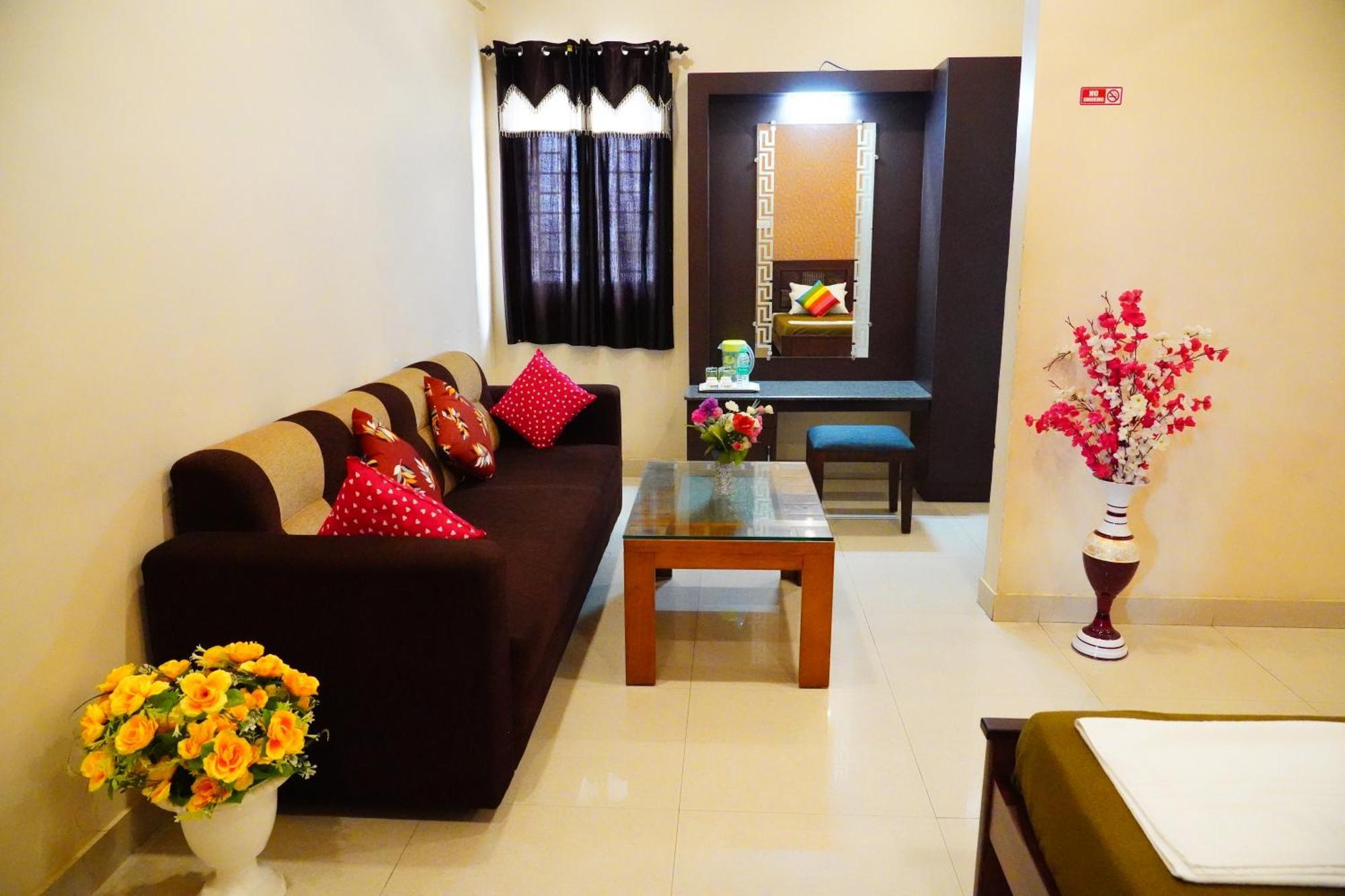 Готель Vinayagam Residency Arcot Екстер'єр фото