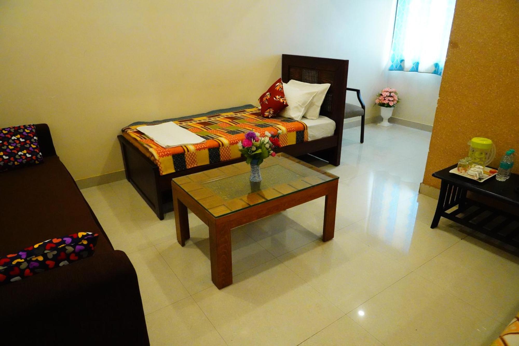 Готель Vinayagam Residency Arcot Екстер'єр фото