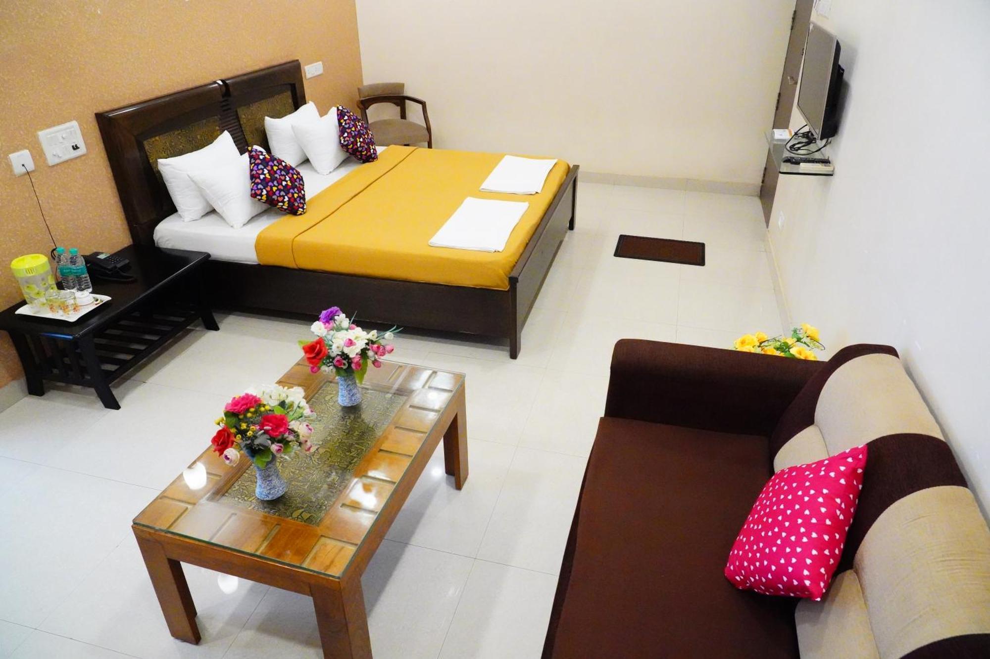 Готель Vinayagam Residency Arcot Екстер'єр фото